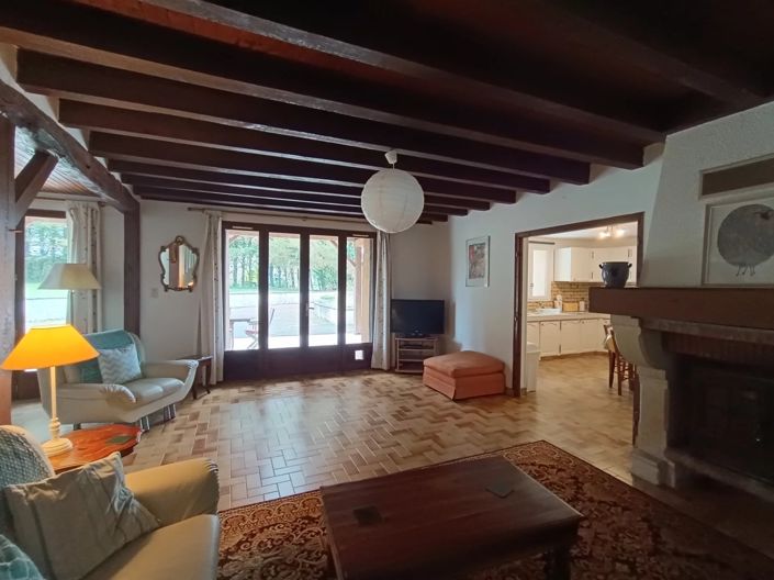 Image No.10-3 Bed House for sale