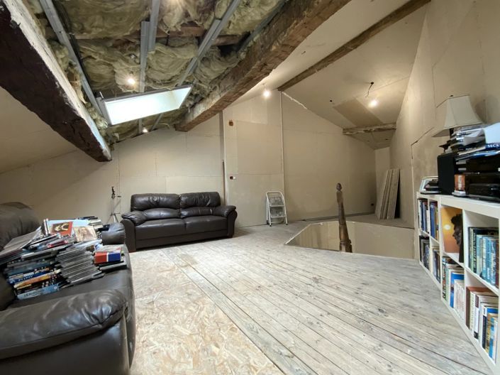 Image No.10-2 Bed House for sale