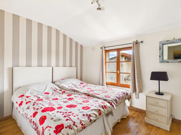 Image No.15-7 Bed Village House for sale