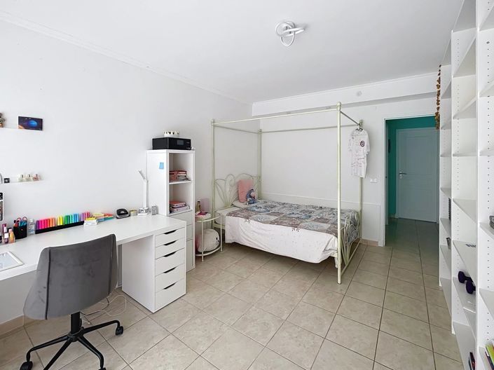 Image No.7-4 Bed House for sale