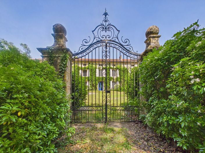 Image No.2-9 Bed House for sale