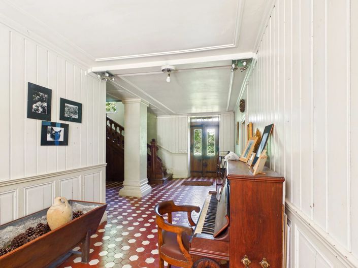 Image No.4-9 Bed House for sale