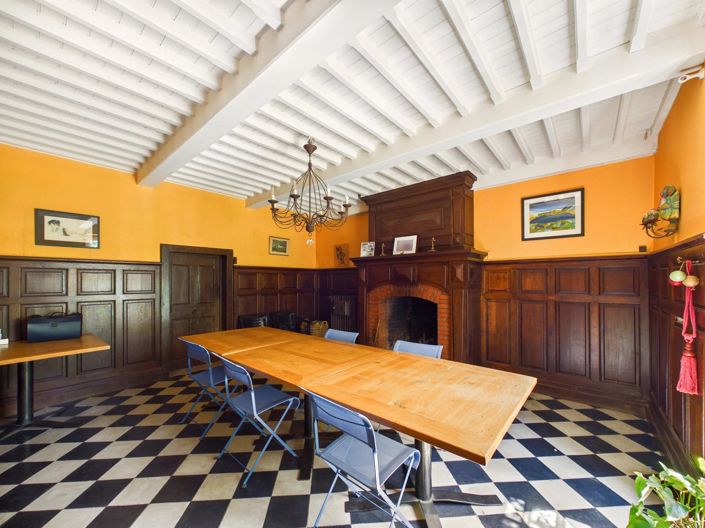 Image No.7-9 Bed House for sale