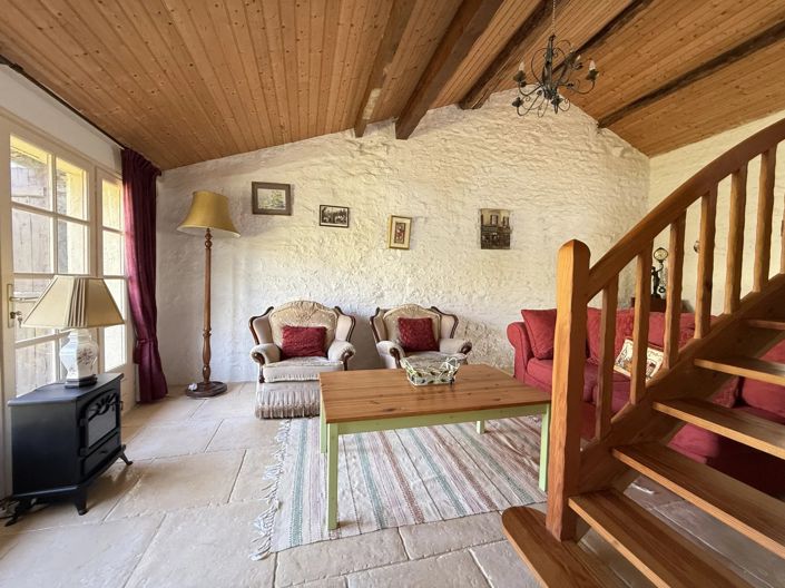 Image No.11-2 Bed House for sale