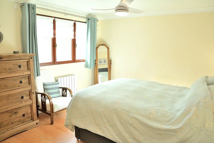 Image No.11-4 Bed House for sale