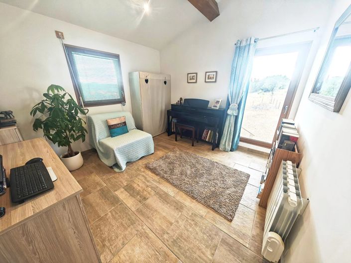 Image No.8-4 Bed House for sale