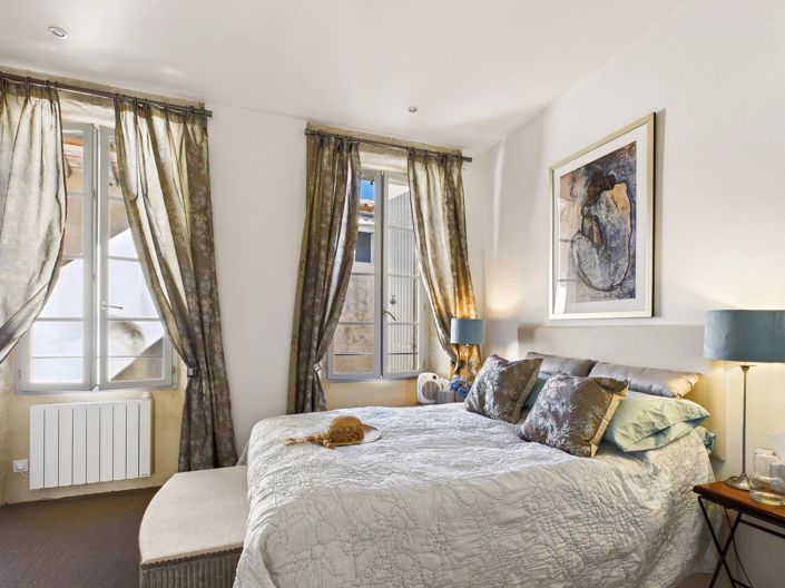 Image No.7-2 Bed Property for sale