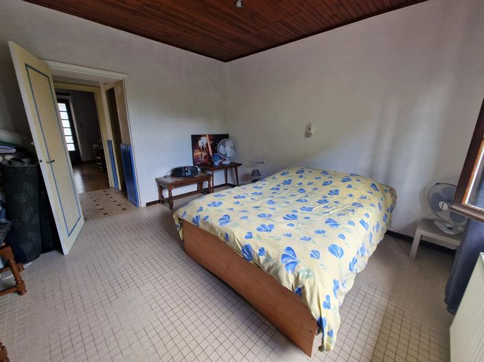 Image No.6-4 Bed House for sale