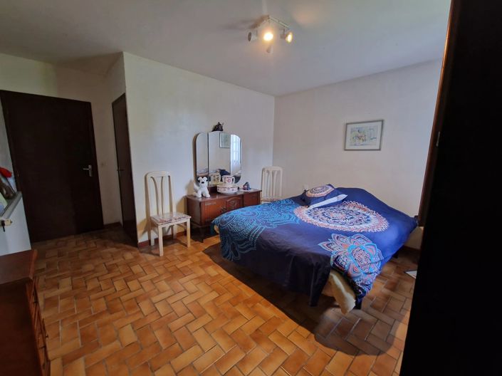 Image No.8-4 Bed House for sale