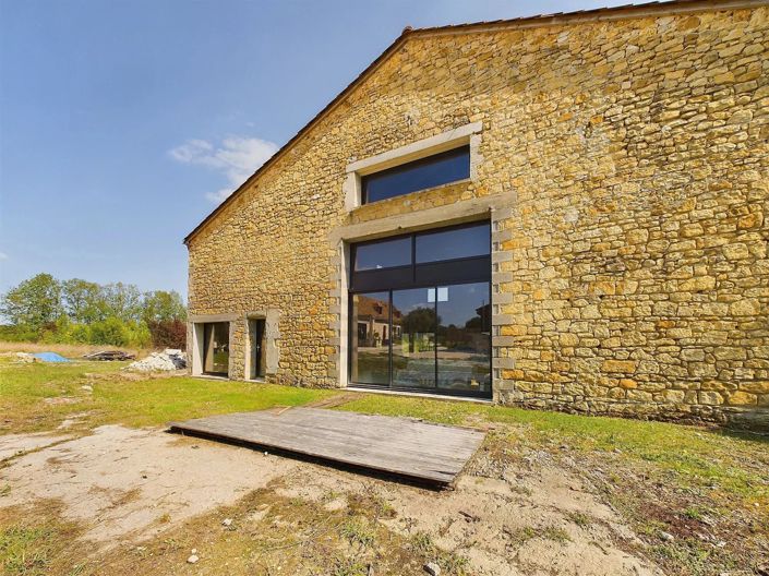 Image No.1-Barn for sale