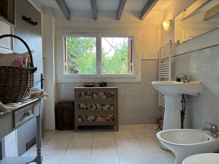 Image No.12-2 Bed House for sale