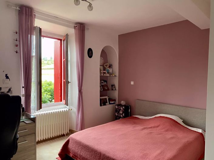 Image No.5-2 Bed House for sale