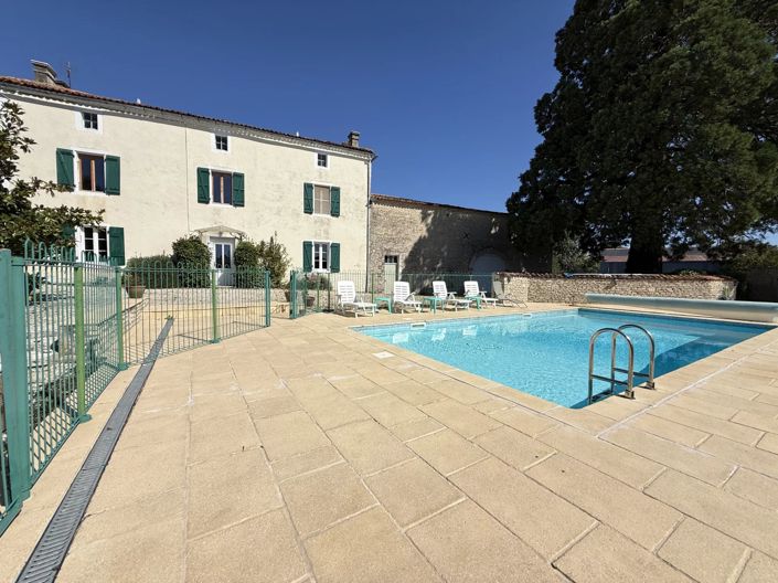 Image No.1-3 Bed Commercial for sale