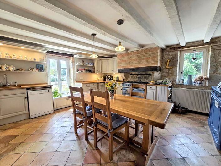 Image No.3-6 Bed House for sale