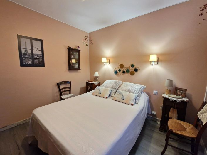 Image No.8-4 Bed House for sale