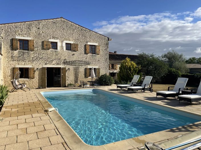 Image No.2-Maison de 8 chambres à vendre à Saint-Pierre-de-Juillers