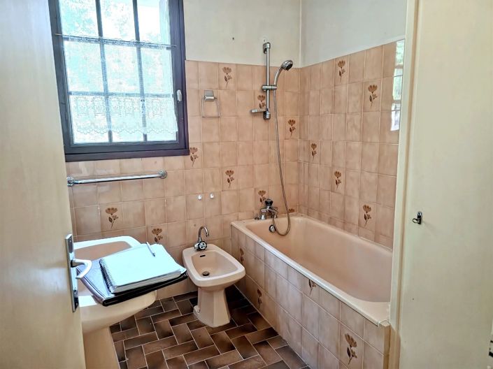 Image No.15-5 Bed House for sale