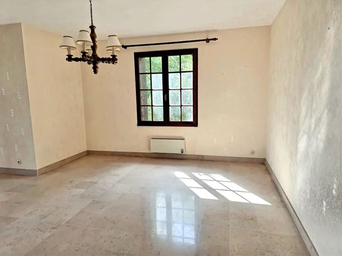 Image No.7-5 Bed House for sale