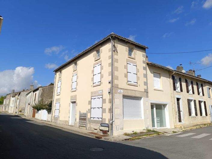 Image No.1-Maison de village de 5 chambres à vendre à Aulnay