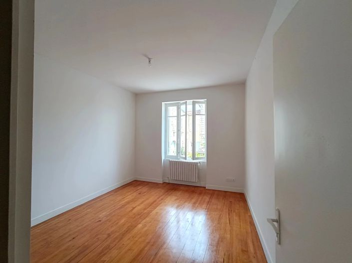 Image No.10-5 Bed Village House for sale