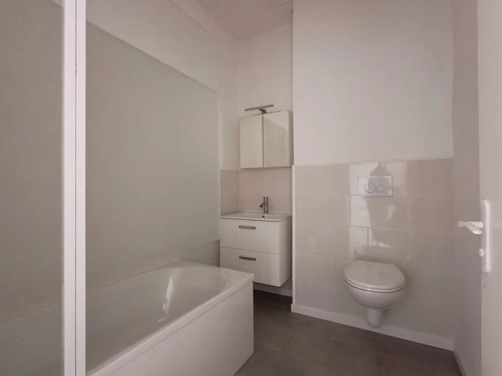 Image No.10-5 Bed Village House for sale