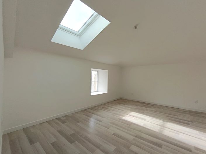 Image No.15-5 Bed Village House for sale