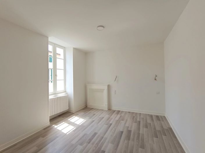 Image No.7-5 Bed Village House for sale