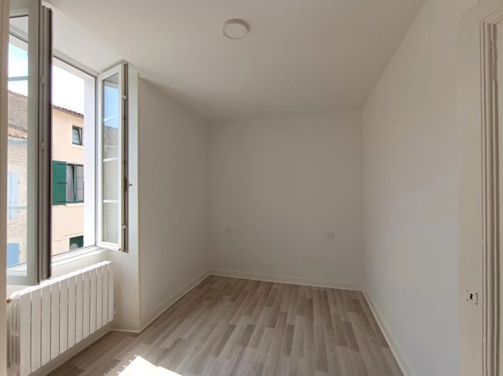 Image No.8-5 Bed Village House for sale