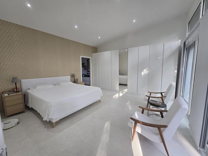 Image No.5-3 Bed House for sale