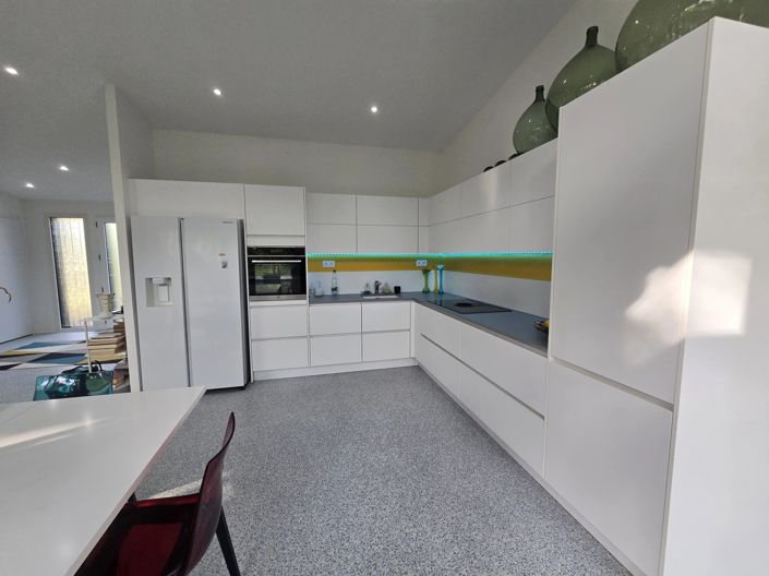 Image No.9-3 Bed House for sale