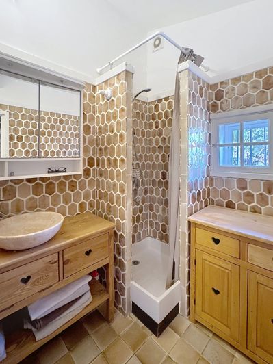 Image No.13-4 Bed Property for sale