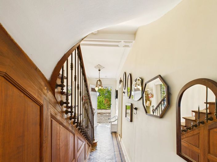 Image No.2-6 Bed House for sale