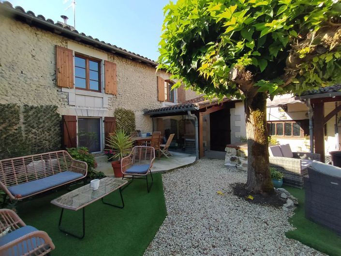 Image No.1-Maison de village de 3 chambres à vendre à Lusignac
