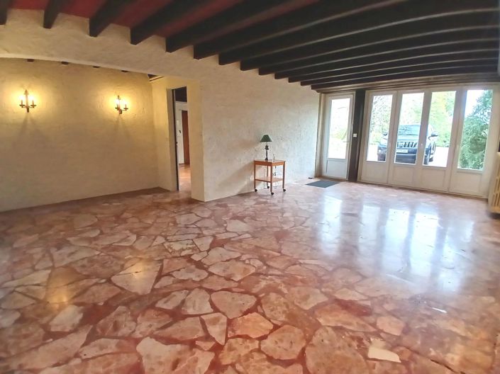 Image No.11-5 Bed House for sale