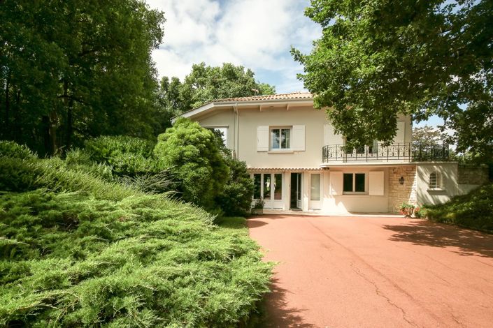 Image No.3-5 Bed House for sale