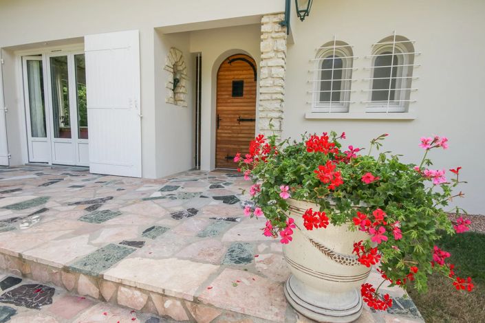 Image No.4-5 Bed House for sale