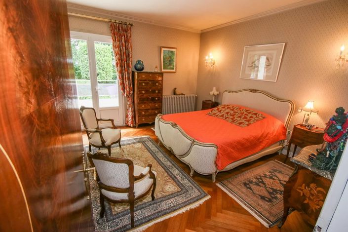 Image No.6-5 Bed House for sale