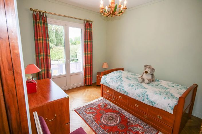 Image No.7-5 Bed House for sale