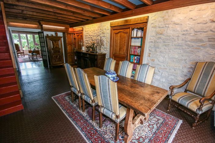 Image No.8-5 Bed House for sale