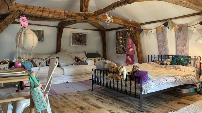 Image No.9-5 Bed House for sale