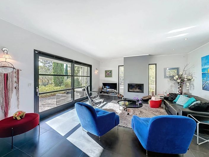 Image No.8-3 Bed House for sale