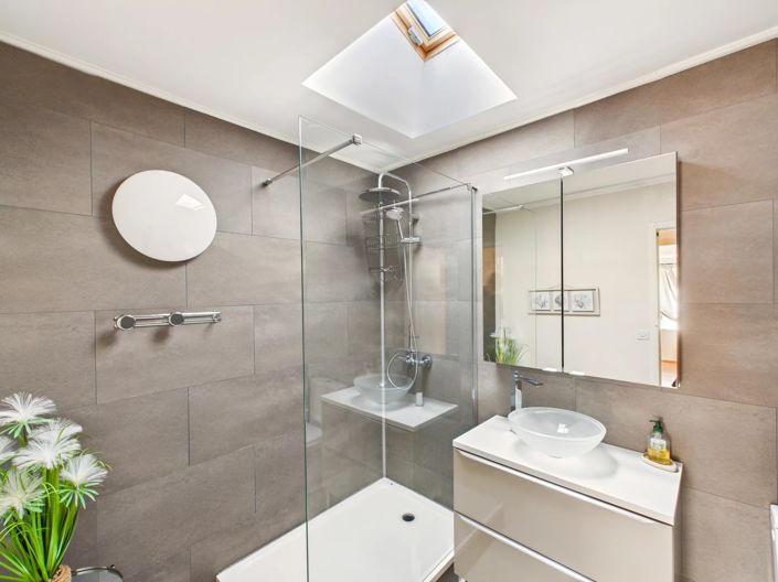 Image No.15-6 Bed House for sale