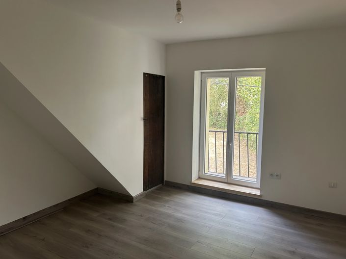 Image No.10-4 Bed House for sale
