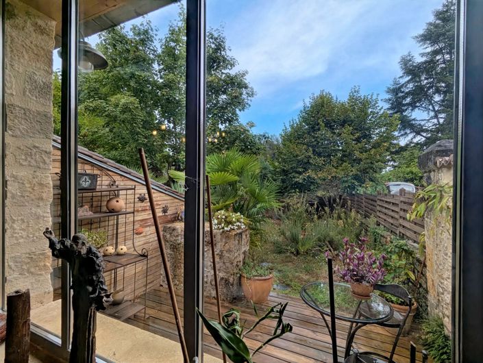 Image No.10-3 Bed House for sale