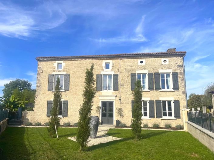 Image No.1-Maison de village de 4 chambres à vendre à Villefagnan