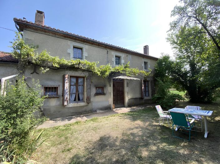 Image No.1-Maison de 2 chambres à vendre à Champagne-Mouton