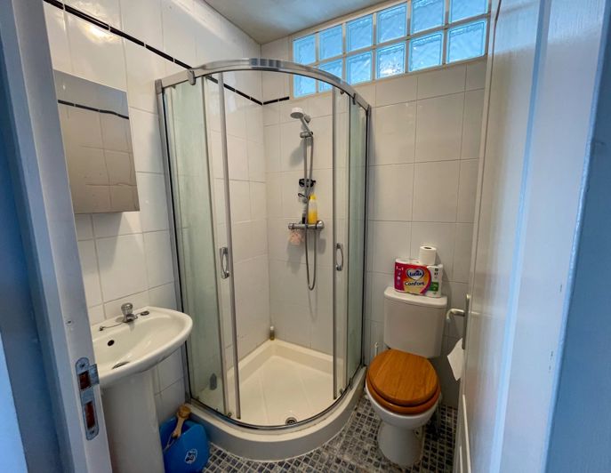 Image No.15-3 Bed House for sale