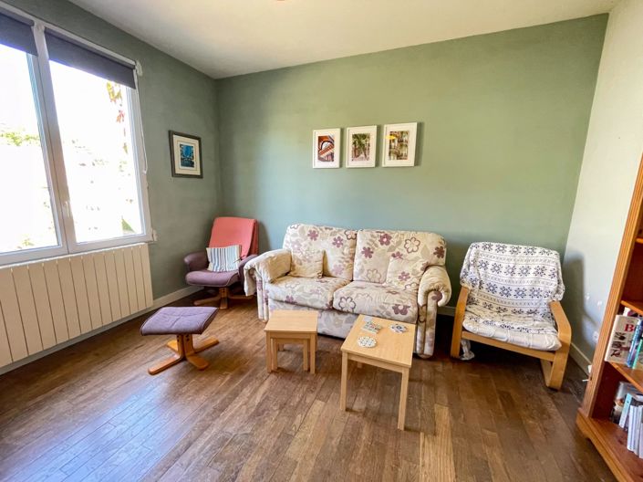 Image No.8-3 Bed House for sale
