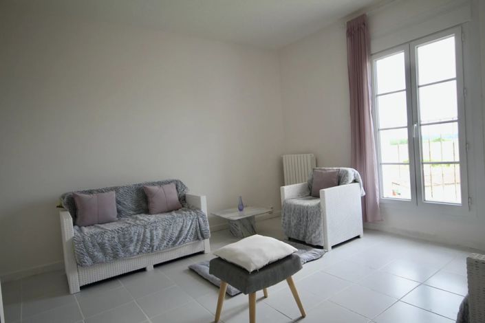 Image No.11-8 Bed House for sale