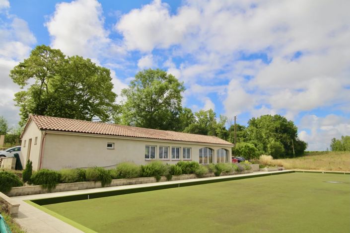 Image No.2-8 Bed House for sale